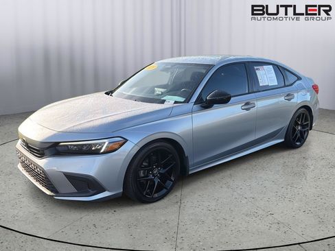 Used 2023 Honda Civic Sport image 1