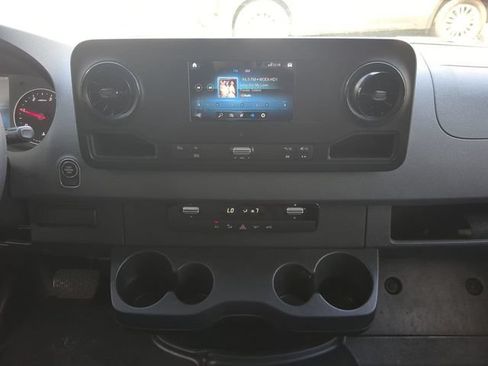 Used 2024 Mercedes-Benz Sprinter 2500 image 20