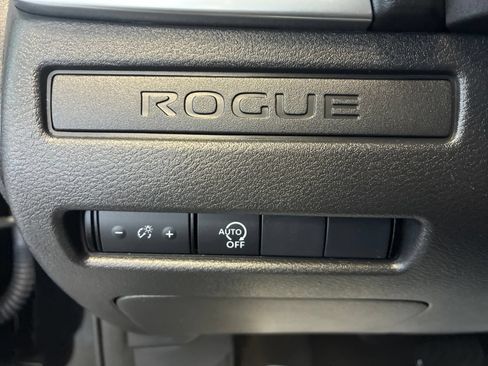 Used 2024 Nissan Rogue S AWD/4WD image 15