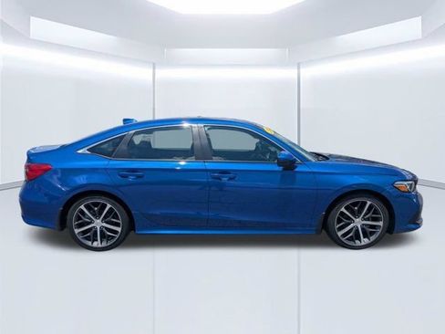 Used 2024 Honda Civic Touring image 2