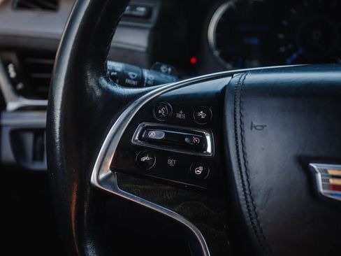 Used 2016 Cadillac Escalade Platinum image 18