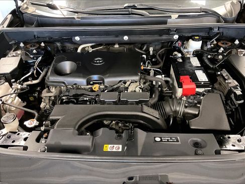 Used 2021 Toyota RAV4 LE AWD/4WD image 28