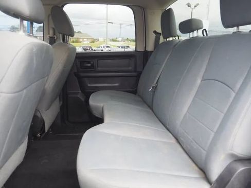 Used 2016 RAM 2500 Tradesman w/ Chrome Appearance Group AWD/4WD image 6