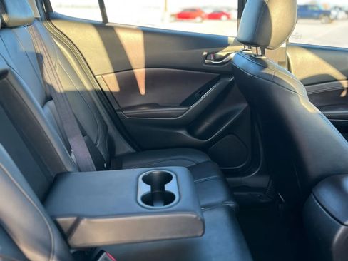 Used 2017 MAZDA MAZDA3 Touring image 17