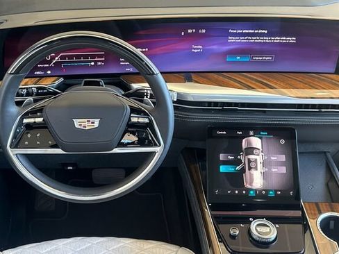 Certified 2026 Cadillac Escalade Platinum Sport AWD/4WD image 14