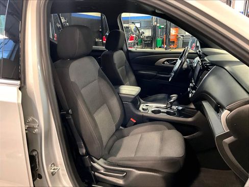 Used 2022 Chevrolet Traverse LT AWD/4WD image 11