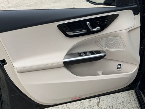 Used 2025 Mercedes-Benz C 300 4MATIC Sedan image 12