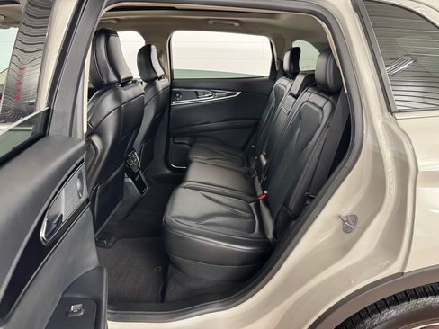 Used 2022 Lincoln Nautilus Reserve w/ Equipment Group 201A image 30