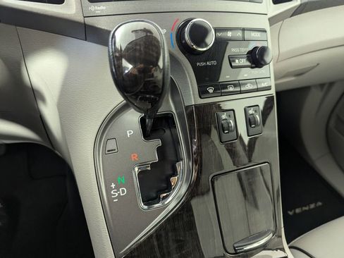 Used 2014 Toyota Venza XLE FWD image 70