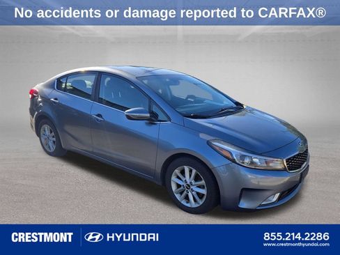 Used 2017 Kia Forte S w/ S Technology Package FWD image 1