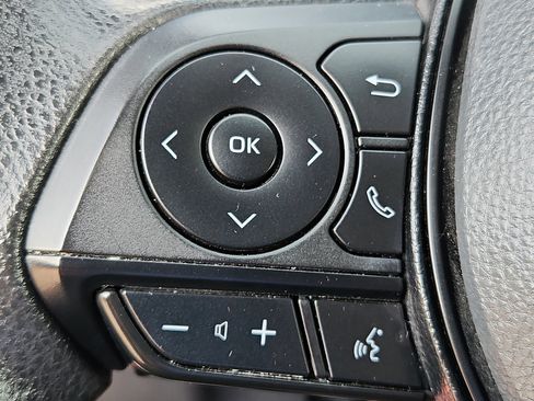 Used 2023 Toyota RAV4 XLE image 17