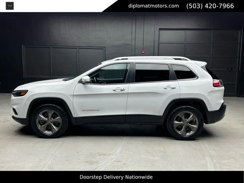 Used 2019 Jeep Cherokee Limited image 3