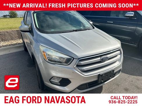 Used 2018 Ford Escape SE FWD image 1
