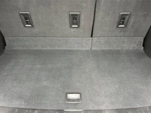 Used 2022 Chevrolet Traverse High Country image 16