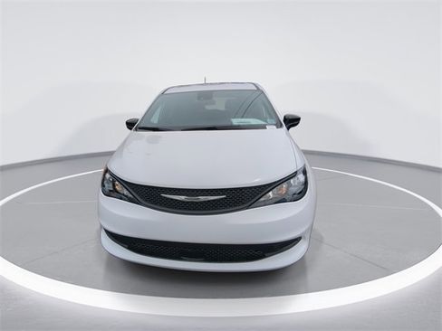 New 2026 Chrysler Voyager LX image 3