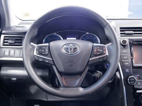 Used 2017 Toyota Camry XLE w/ Moonroof Package image 14