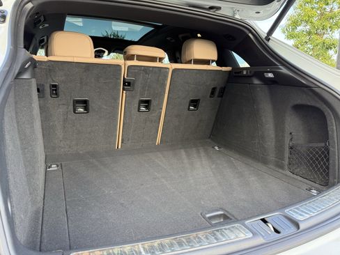 Used 2024 Porsche Macan image 33