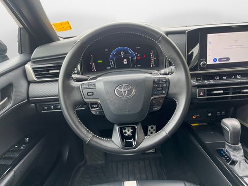 Used 2026 Toyota Camry SE FWD image 13