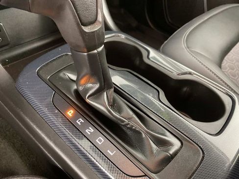 Used 2017 Chevrolet Colorado Z71 AWD/4WD image 23