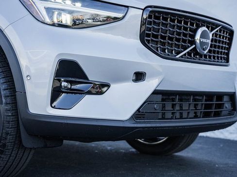 Certified 2025 Volvo XC40 B5 Ultra w/ Climate Package image 14