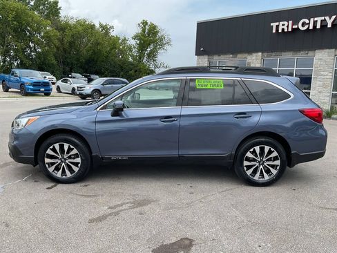 Used 2015 Subaru Outback 2.5i Limited AWD/4WD image 3
