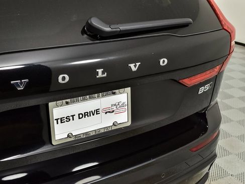 Certified 2025 Volvo XC60 B5 Plus image 36