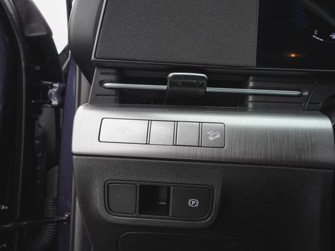 Used 2025 Hyundai Kona SEL image 21