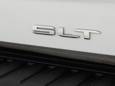 Used 2025 GMC Sierra 2500 SLT w/ SLT Premium Package AWD/4WD image 22