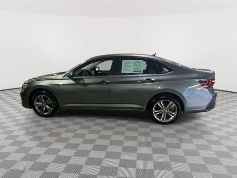 Used 2023 Volkswagen Jetta SE FWD image 6