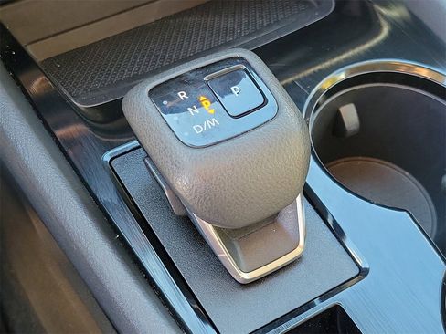 Used 2023 Nissan Rogue SV image 27