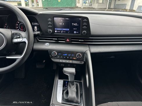 Certified 2023 Hyundai Elantra SEL FWD image 16