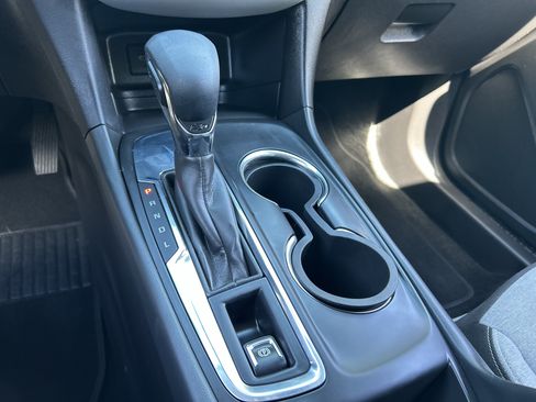 Used 2024 Chevrolet Equinox LS w/ LS Convenience Package FWD image 24