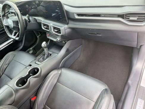Used 2025 Ford Mustang GT Premium RWD image 31