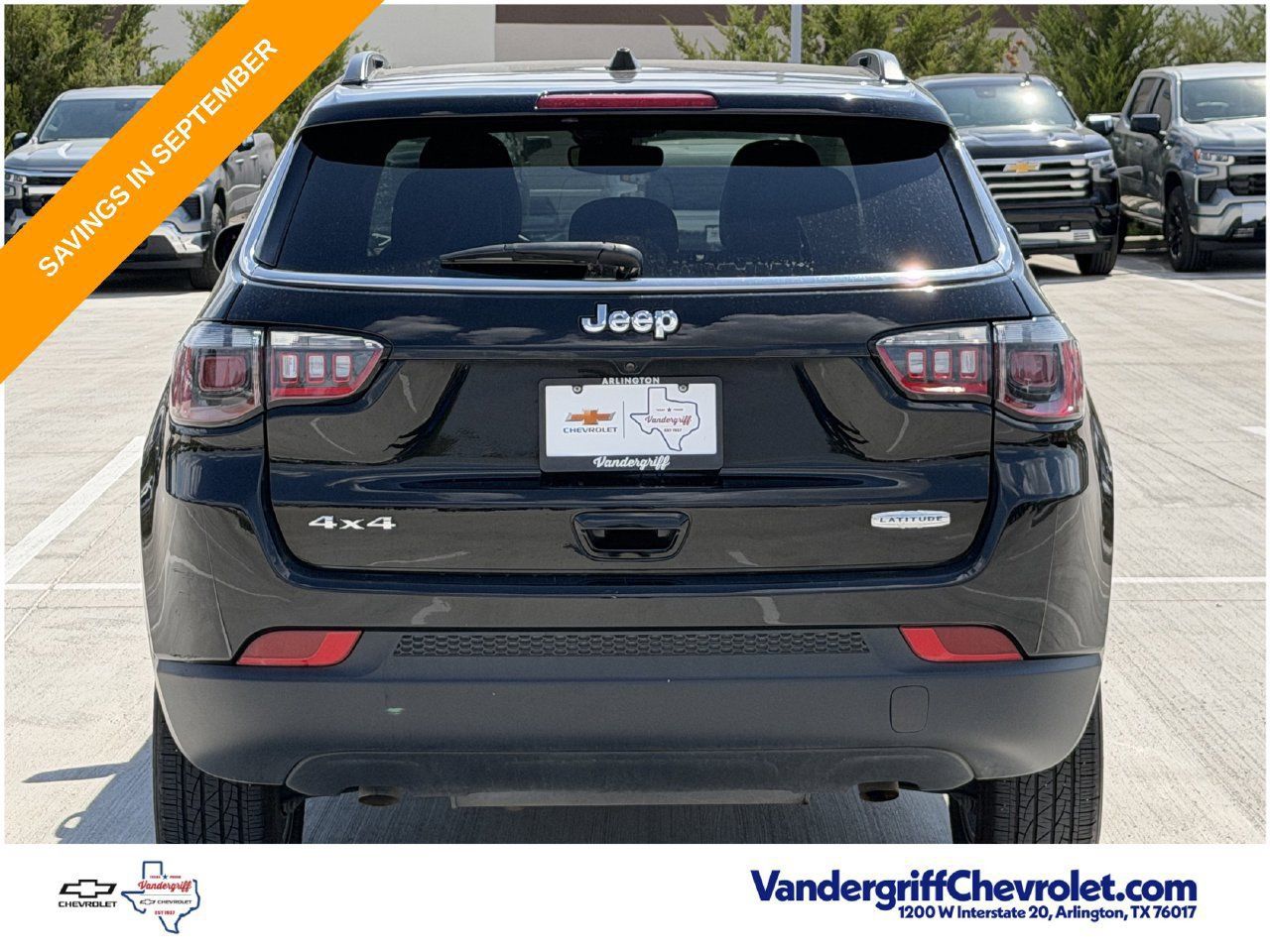 Used 2025 Jeep Compass Latitude w/ Sun & Sound Group AWD/4WD image 5
