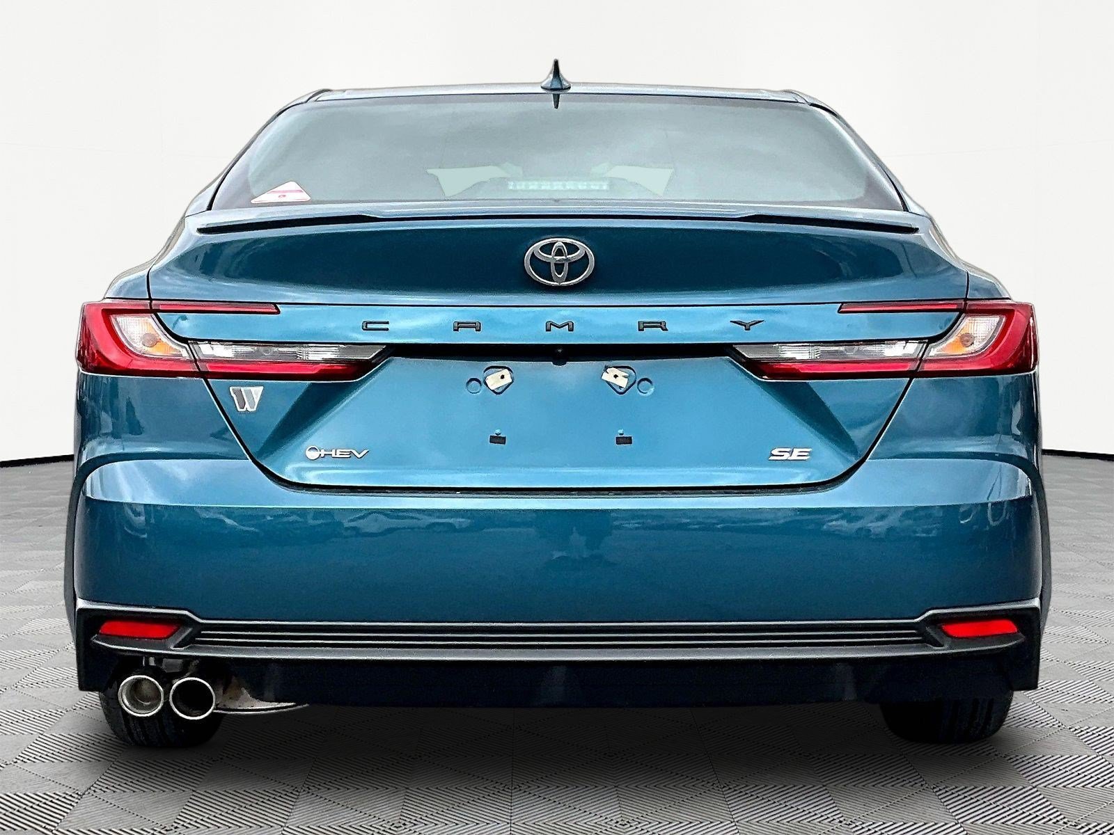 Used 2025 Toyota Camry SE w/ Multimedia Upgrade Package FWD image 5