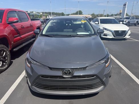 Used 2026 Toyota Corolla LE FWD image 2