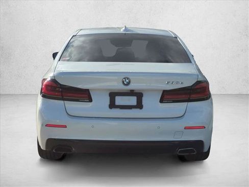 Used 2023 BMW 530e w/ Premium Package image 7