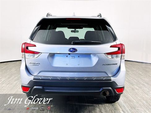 Used 2022 Subaru Forester Premium image 6