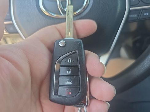 Used 2021 Toyota Camry LE FWD image 20