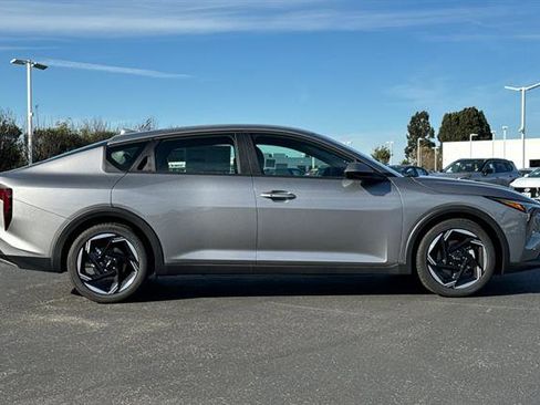 New 2025 Kia K4 EX image 3