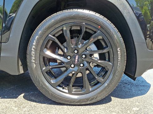 Used 2023 GMC Terrain SLT w/ Infotainment Package II AWD/4WD image 8