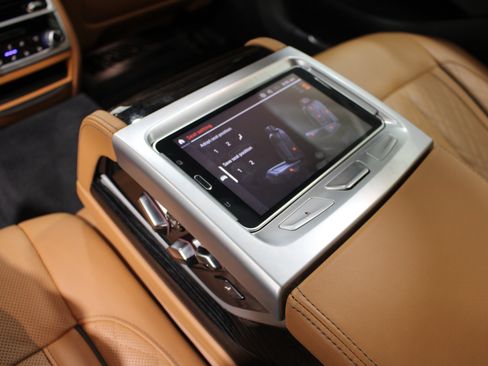 Used 2020 BMW 750i xDrive w/ Executive Package AWD/4WD image 24