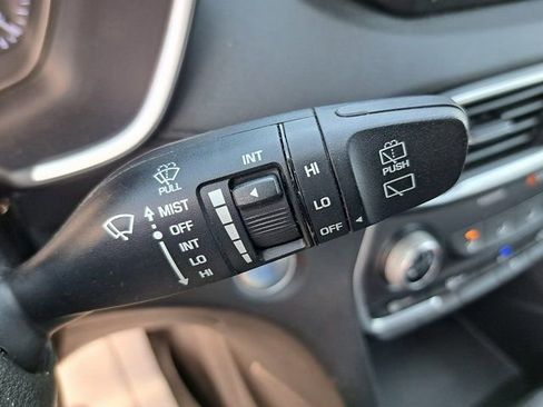 Used 2020 Hyundai Santa Fe SEL w/ Cargo Package FWD image 11