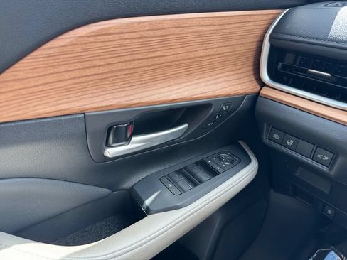 Certified 2024 Toyota Grand Highlander AWD image 11