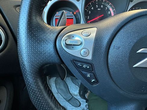 Used 2018 Nissan 370Z Touring Sport RWD image 3