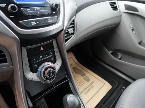 Used 2013 Hyundai Elantra GLS image 14