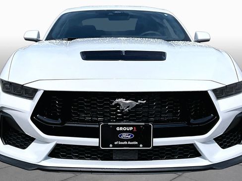 Used 2025 Ford Mustang GT Premium w/ GT Performance Package RWD image 4