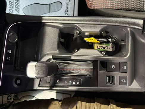 Used 2026 Nissan Sentra SR w/ Floor Mat Package FWD image 17