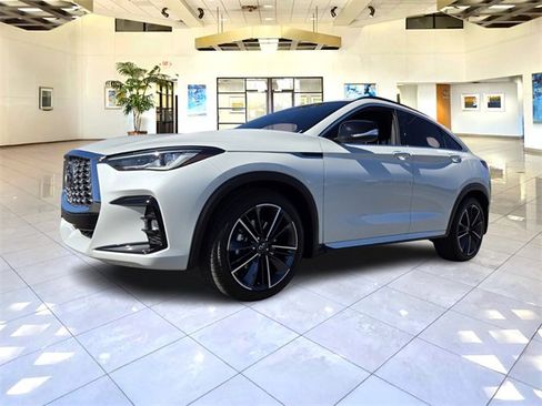 Certified 2025 INFINITI QX55 Luxe w/ Cargo Package image 3