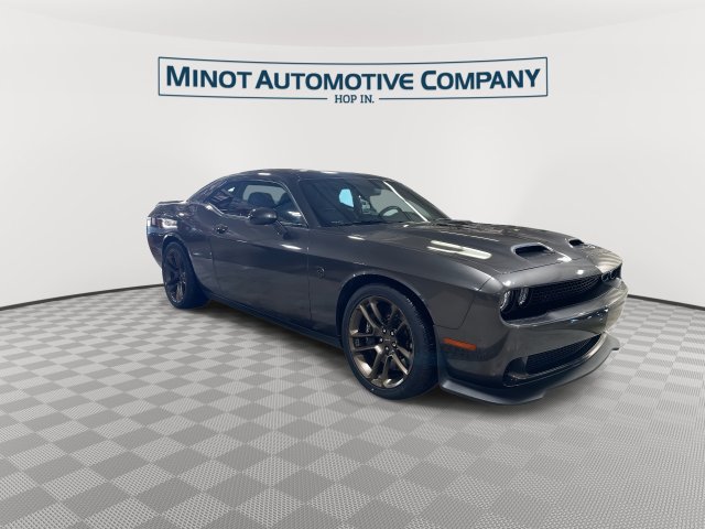 Used 2022 Dodge Challenger SRT Hellcat RWD image 2